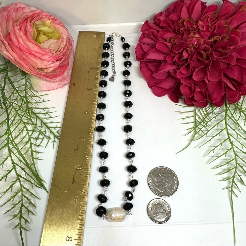 NEW⚜️Freshwater Pearl & Black Crystal Glass Beaded Necklace - Picture 5 of 7